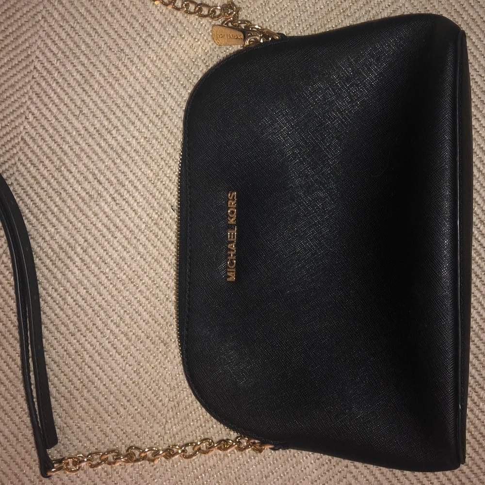 Micheal Kors cross body bag